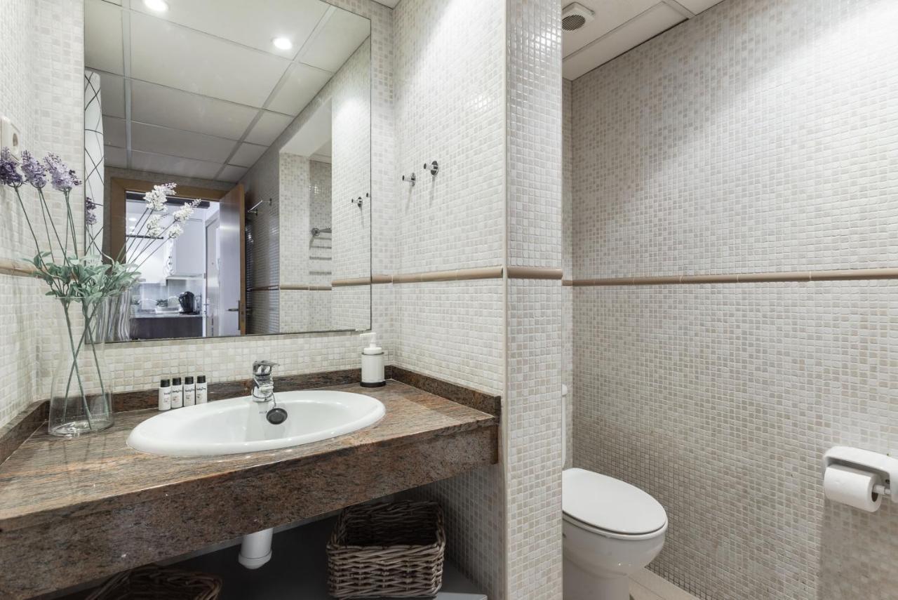 ברצלונה Lodging Apartments Liceu 11 מראה חיצוני תמונה