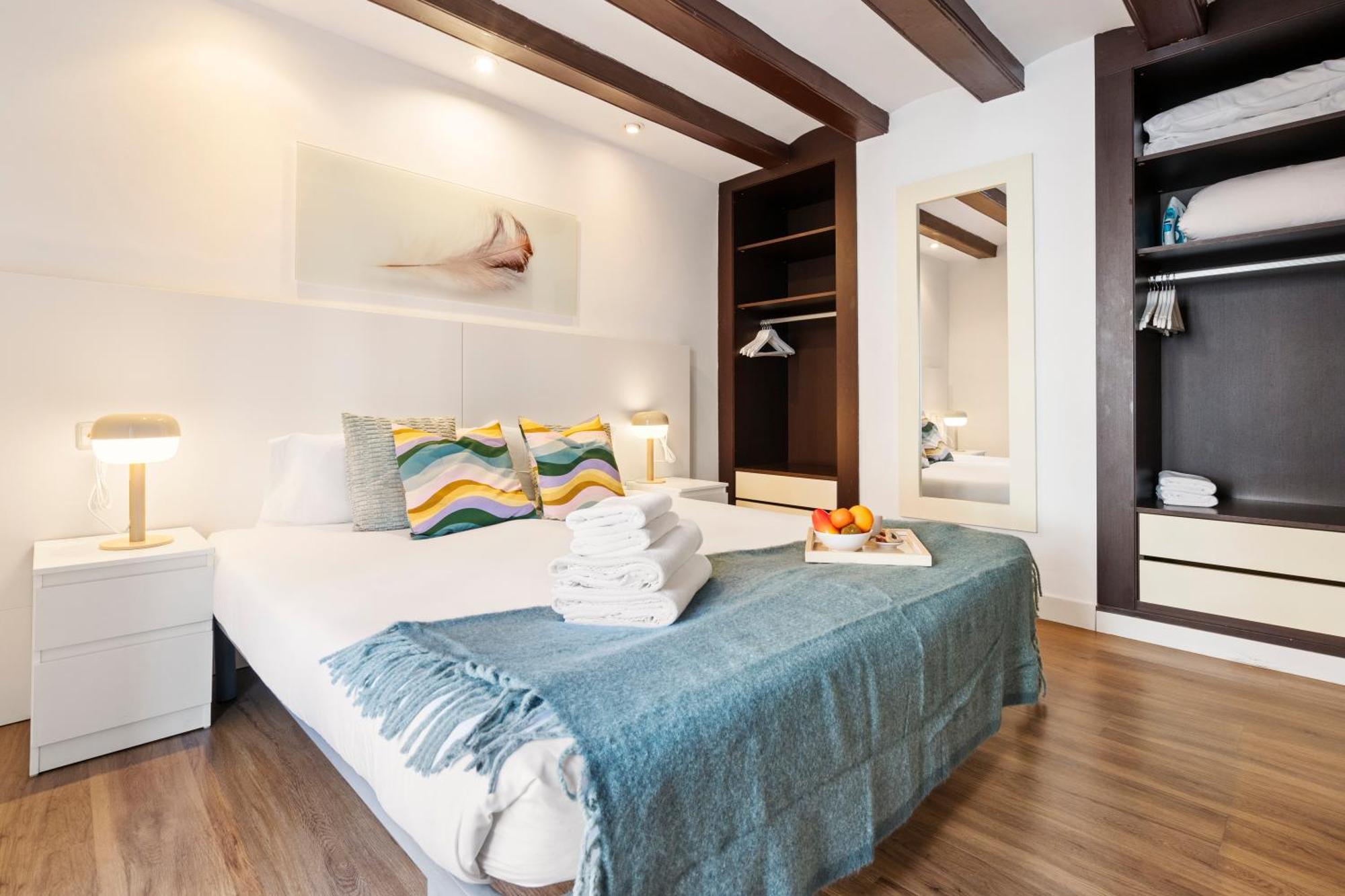 ברצלונה Lodging Apartments Liceu 11 מראה חיצוני תמונה
